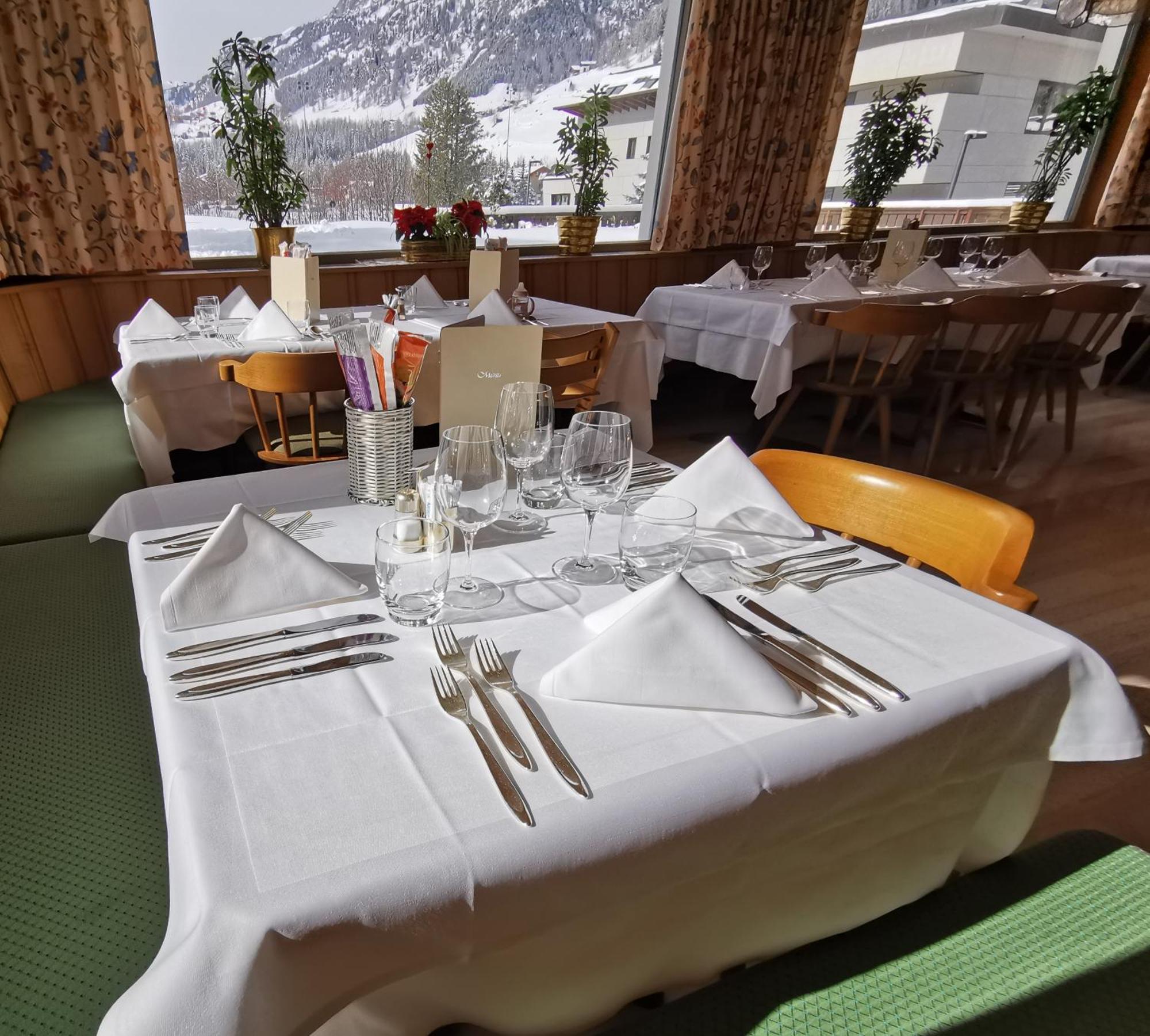 Hotel La Plaza Corvara In Badia Eksteriør bilde